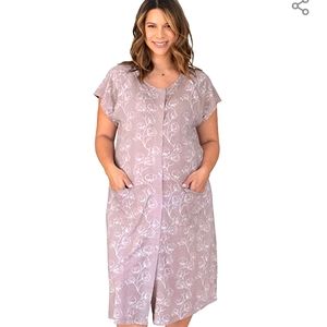Labor and Delivery gown size S. Kindred bravely
